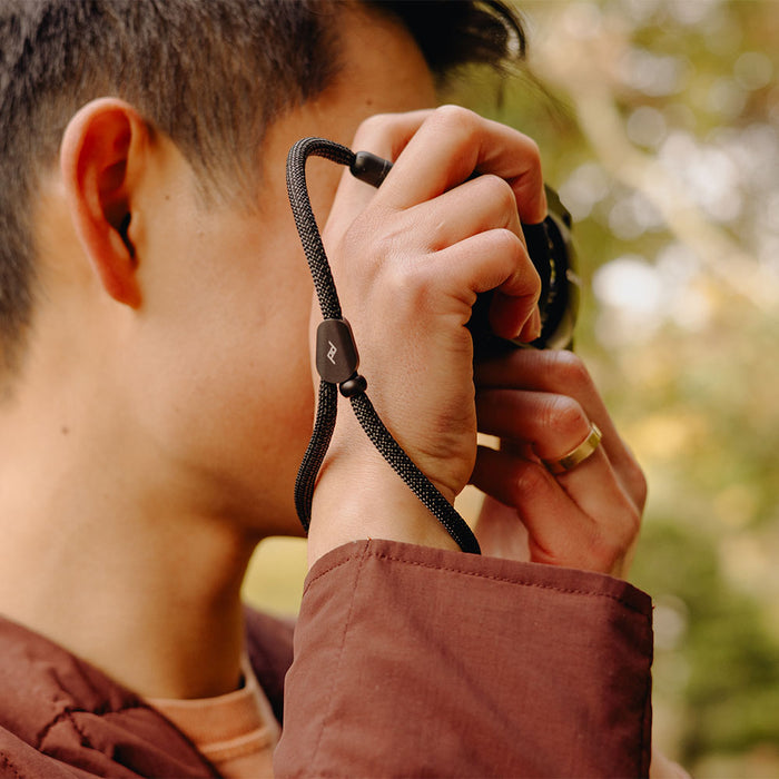 Mobile Cuff for Smartphones and Cameras