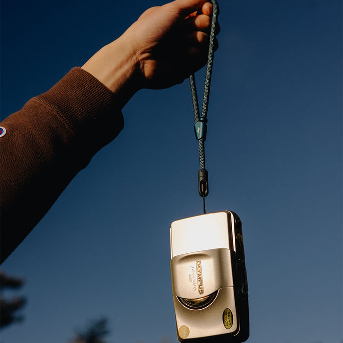 Mobile Cuff for Smartphones and Cameras